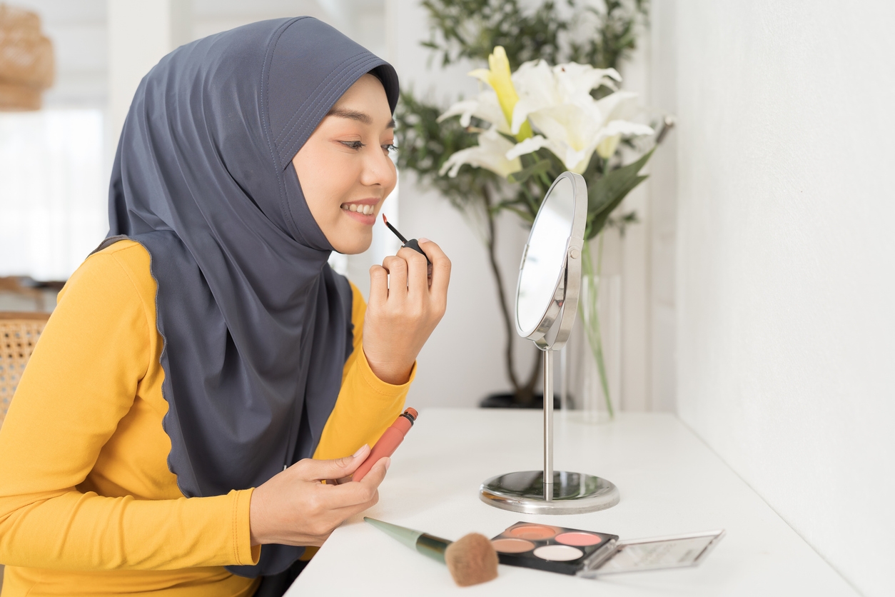 Aman Dipakai saat Bukber, Lirik 4 Lip Product Lokal Ini!