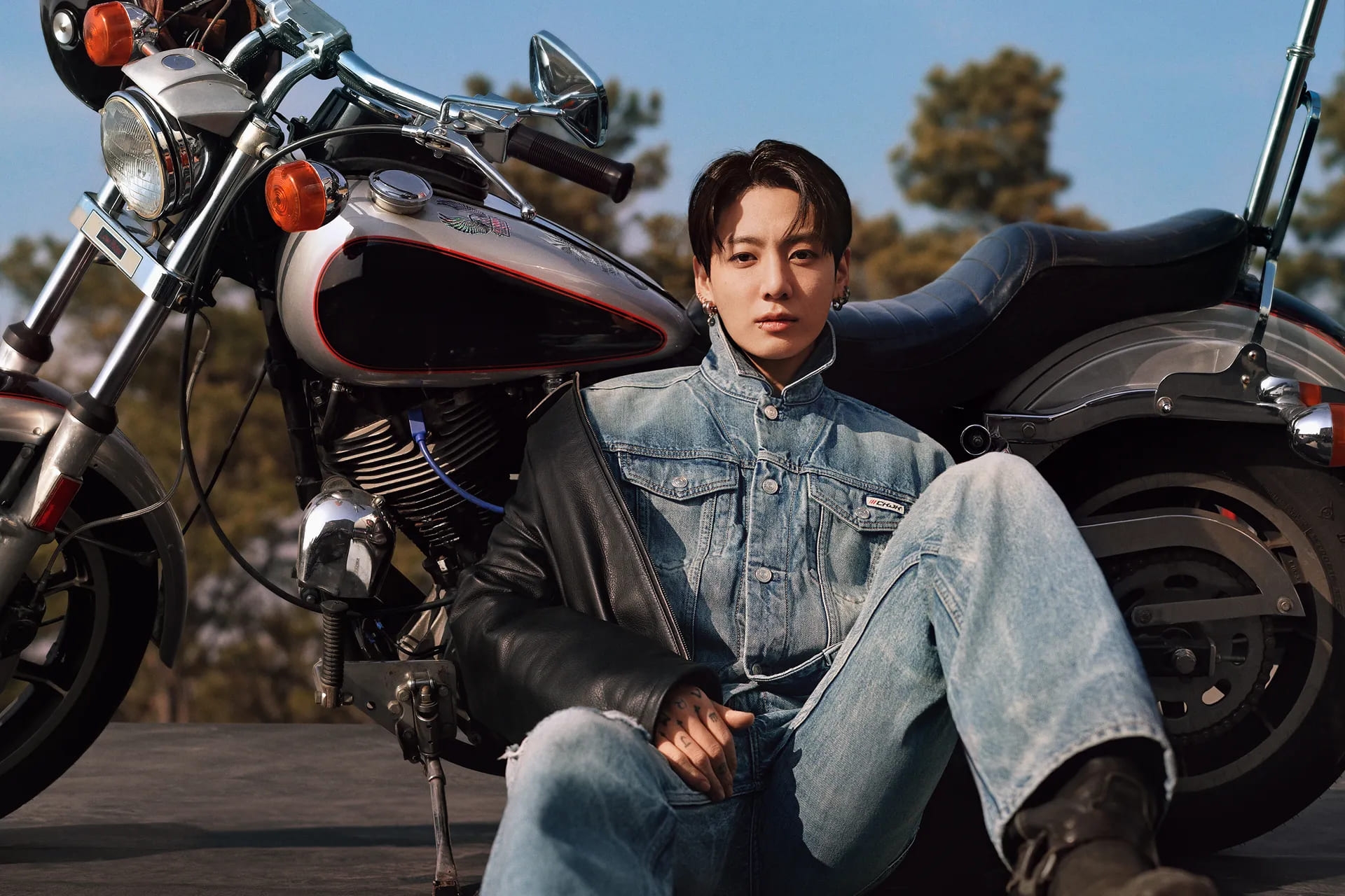 Kolaborasi Calvin Klein Jung Kook "CKJK" Akhirnya Tiba! Langsung Sold Out?