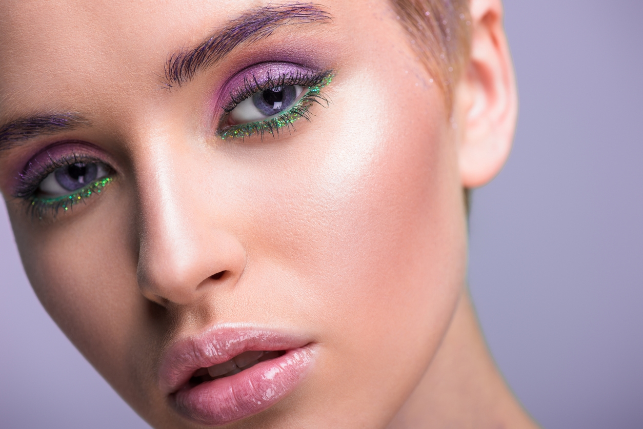 Glittery Makeup Comeback, Tren Sparkle yang Bikin Makeup Jadi Lebih Fun!