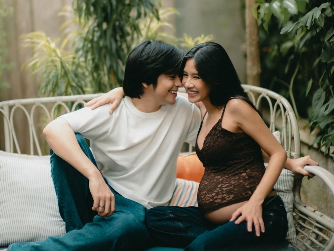 Simpel tapi Manis, Ini 6 Potret Maternity Shoot Shenina Cinnamon dan Angga Yunanda! 