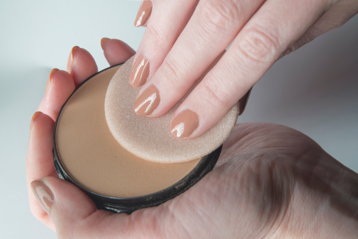 Two Way Cake vs Compact Powder, Ternyata ini Perbedaannya!