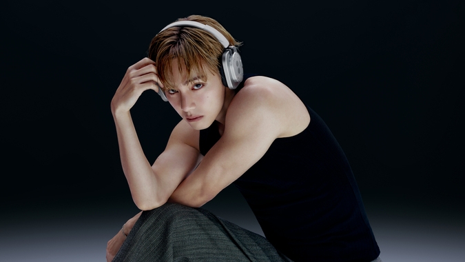 Headphone Viral Nothing (1) Pro Akan Hadir di Indonesia, Gandeng V BTS sebagai Brand Ambassador