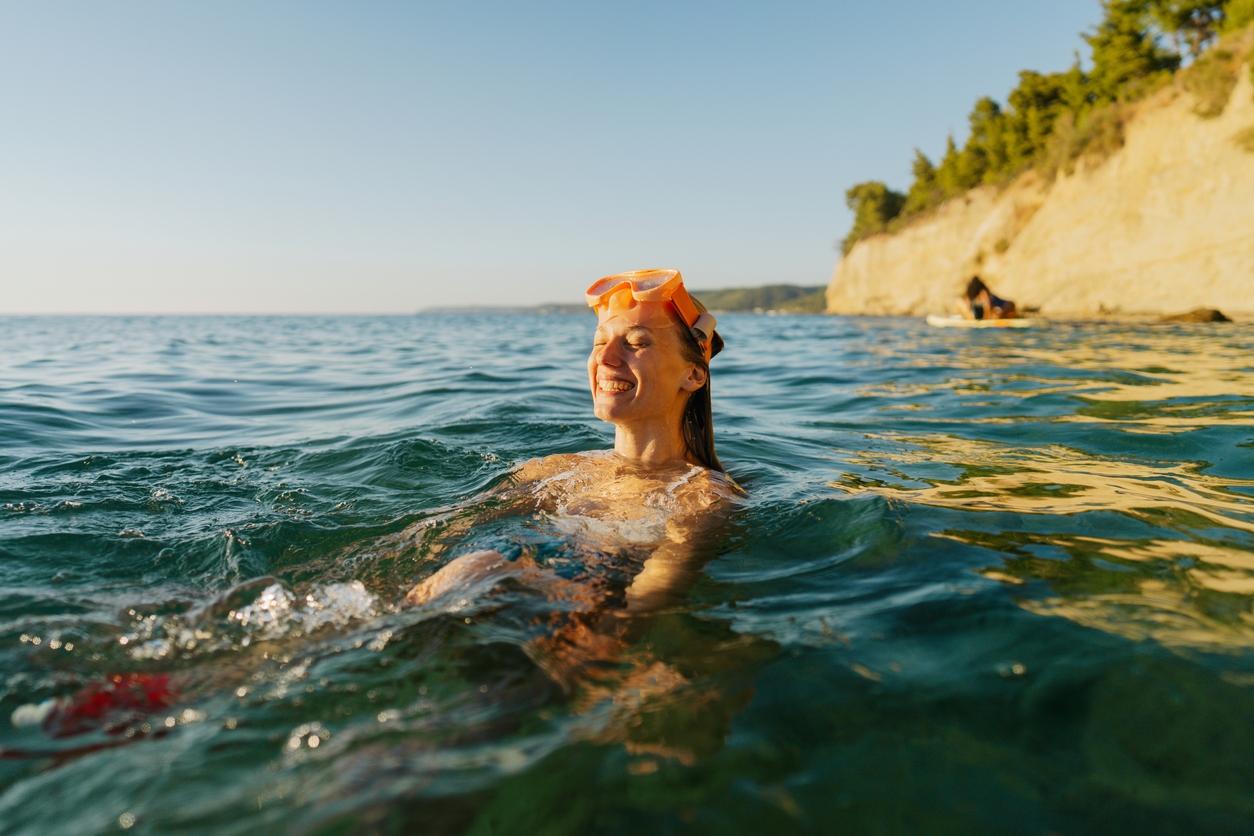 Mau Liburan ke Pantai? Ini 6 Beauty Essentials yang Wajib Dibawa